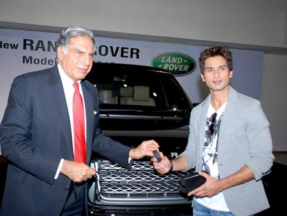 actor shahid kapoor at range rover event 2
