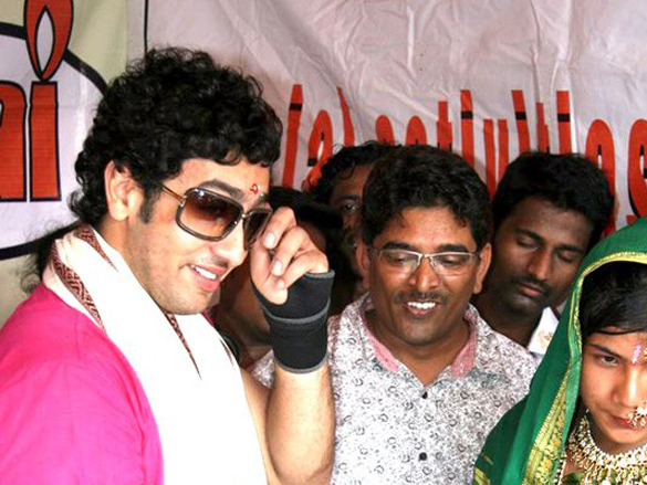 adhyayan suman celebrates rakhi festival 3
