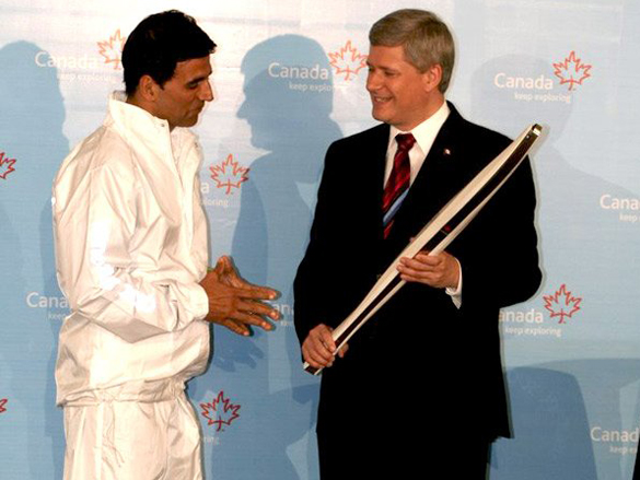 akshay kumar to be the indian torchbearer at 2010 olympics 5