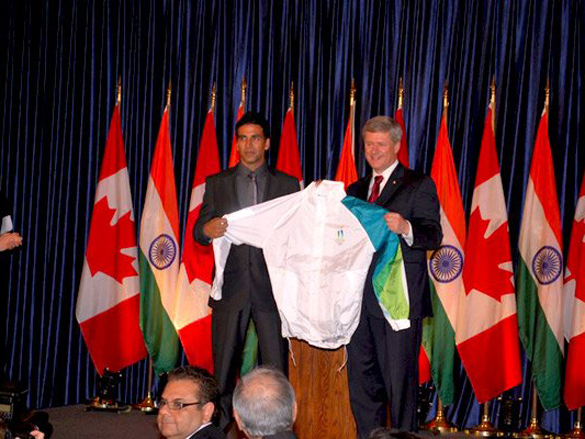 akshay kumar to be the indian torchbearer at 2010 olympics 6