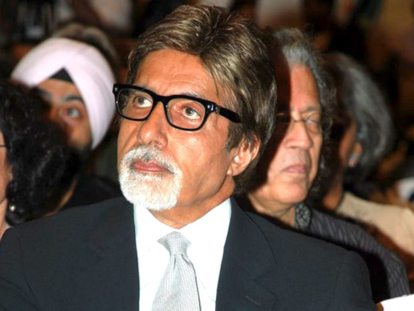 amitabh bachchan unveils om puris unlikely hero 19