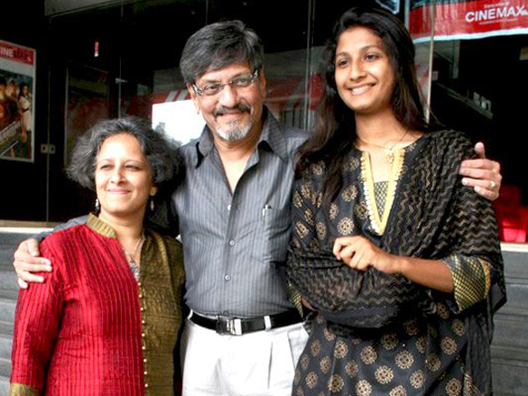 amol palekar and makrand at the media meet of samaantar 11