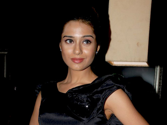 amrita rao unveils the latest issue of maxim 5
