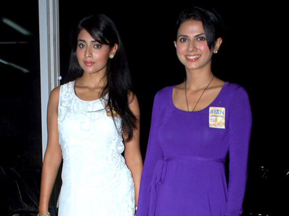anupam kher and shreya saran at childrens film festival closing ceremony 6