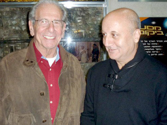 anupam kher meets israeli actor chaim topol 3