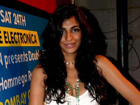 anushka manchanda at the album launch of what heart 10