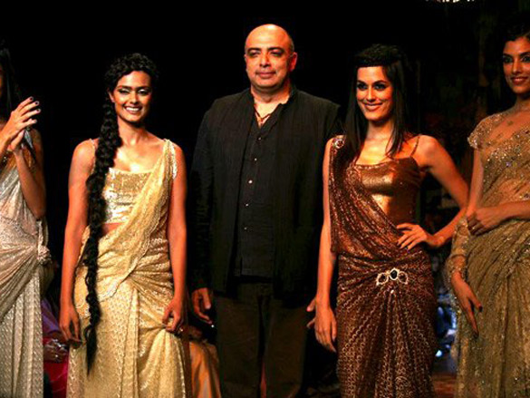 arjun rampal graces tarun tahiliani lfw finale show 3