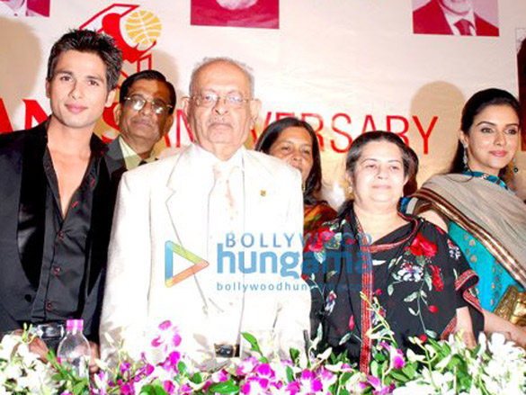 asin and shahid kapoor receive giants international awards 4