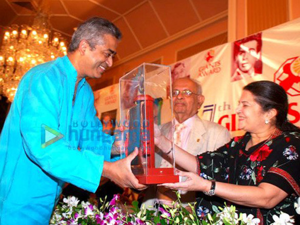 asin and shahid kapoor receive giants international awards 11