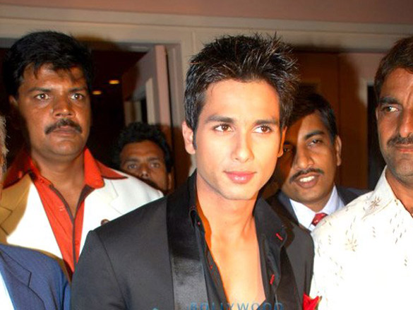 asin and shahid kapoor receive giants international awards 12