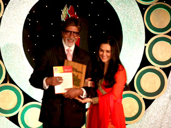 big b recieves lifetime achievement at mami closing ceremony 2