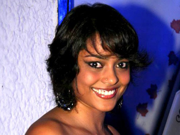 bollywood and fashion rocks at the launch of eskimovie 10