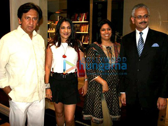 chunky pandey and sunil shetty at taj khazana opening 8