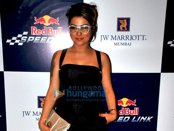 david coulthard and hard kaur at red bull f1 bash 3