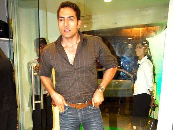 diana hayden and others grace natures basket store launch 6