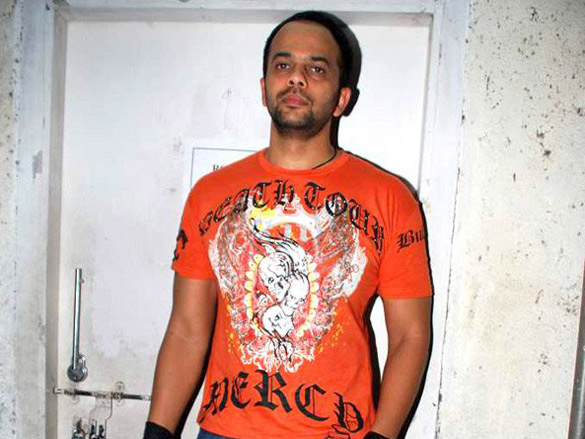 film promotion of radio on the sets of comedy circus 8