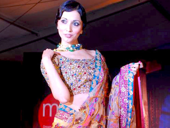 geeta basrasonal sehgal and shenaz walk for the luxurion show 19