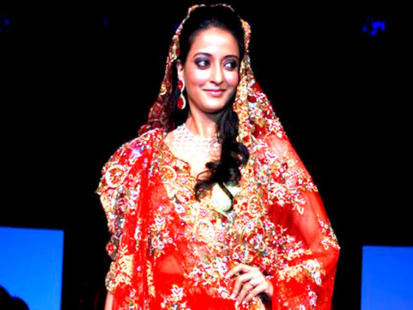 giselle walks for jade at gitanjali derby fashion show 5