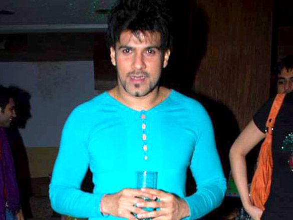 glamorous models at yuvraaj parashars birthday bash 22