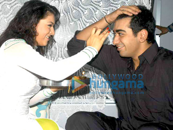 hansika celebrates raksha bandhan 2