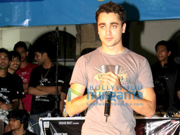 imran khan judges a dance contest at malhar fest 10
