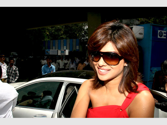 priyanka harman promote whats your raashee on radio mirchi 98 3 fm 9