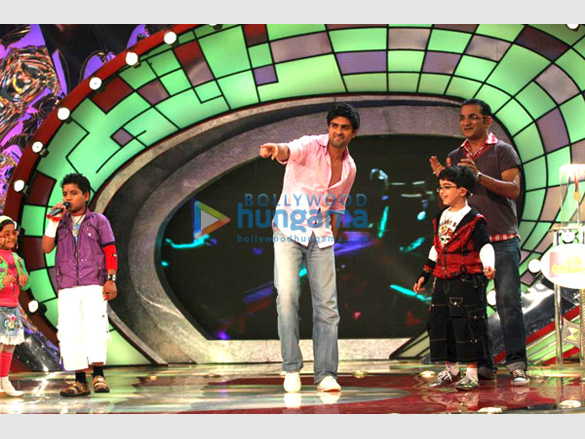 priyanka and harman promote whats your raashee on zee tv lil champs 8