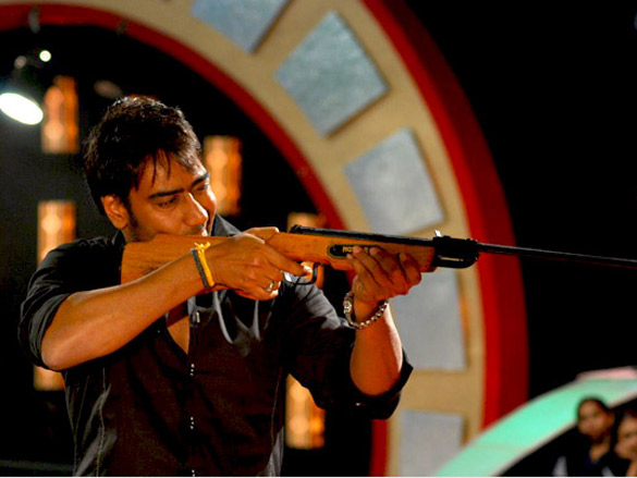 sanjay dutt and ajay devgan promote all the best 8