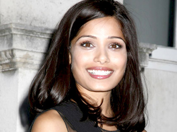 screening of slumdog millionaire at somerset house in london 6