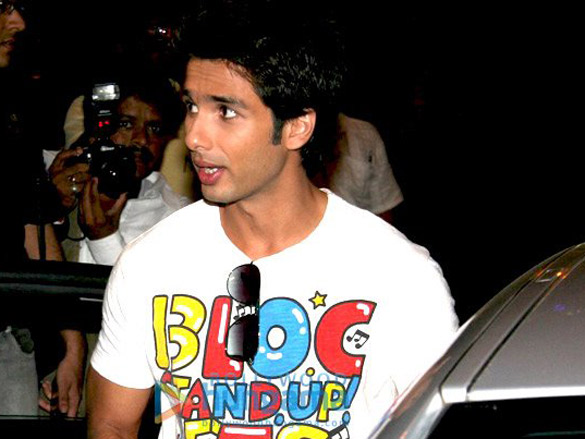 shahid kapoor promotes kaminey on radio mirchi 98 3 fm 4