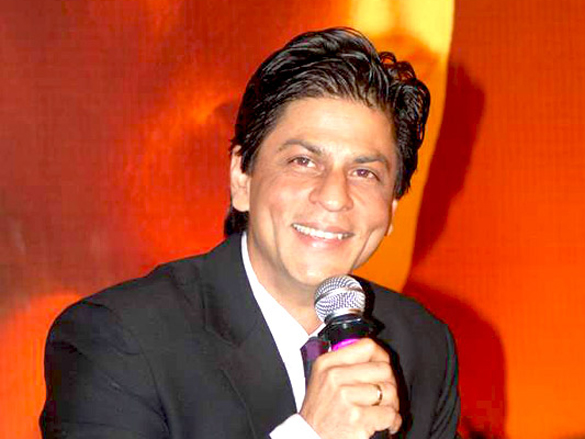 shahrukhkajol and karan unveil the first look of my name is khan 12