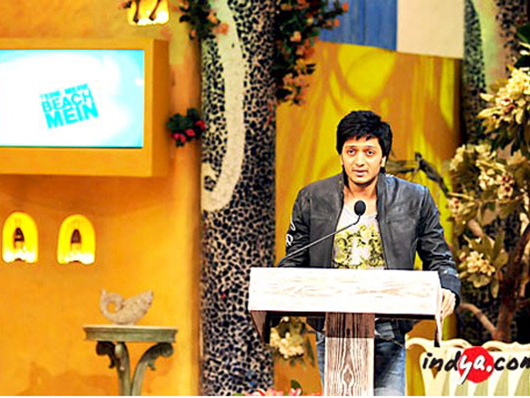 sreesanthvivek and ritesh on tere mere beach mein 12