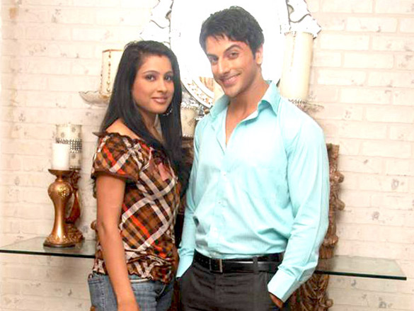 on the sets of whos there 2