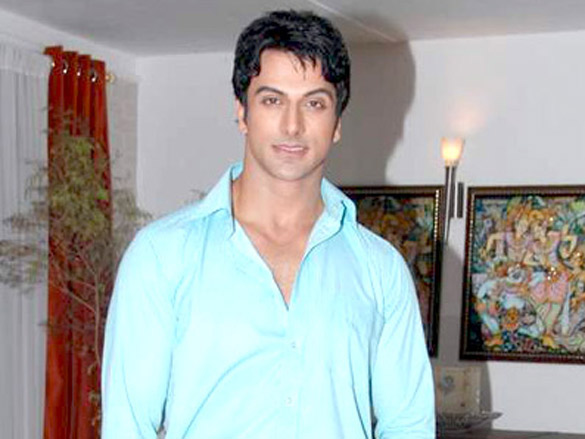 on the sets of whos there 3