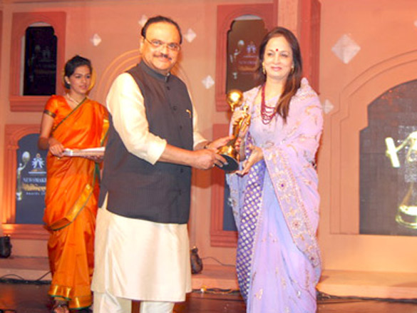 smita thackeray received newsmakers achievers awards 2010 2