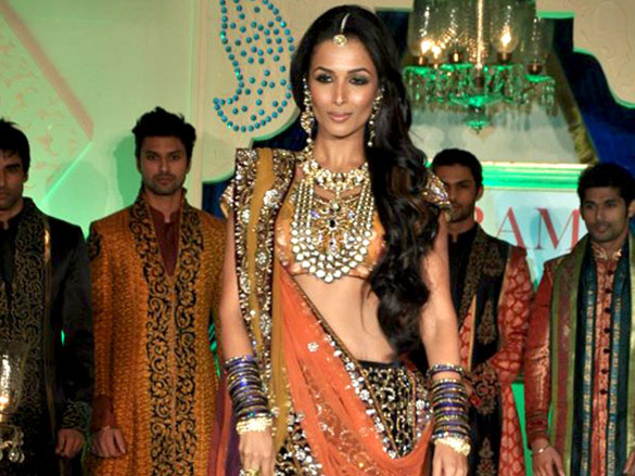 malaika arora walks for shagun vikram phadnis show 4