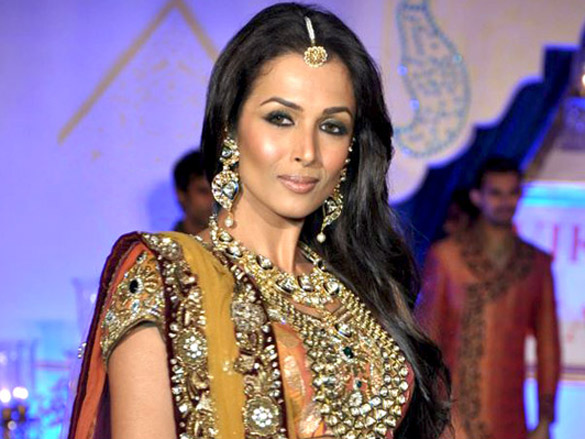 malaika arora walks for shagun vikram phadnis show 5