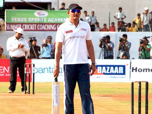 housefull cricket match 13