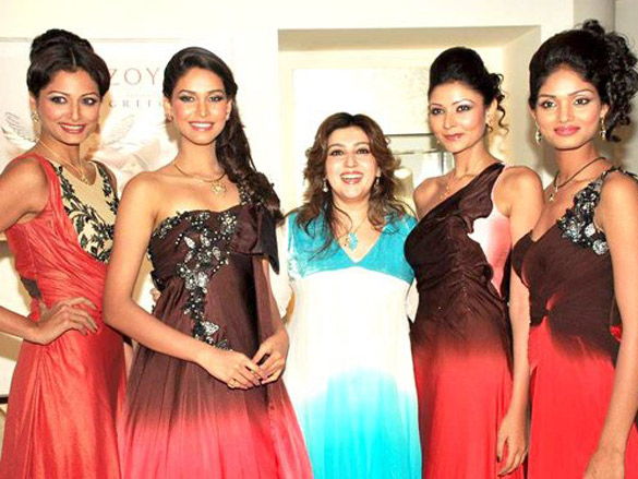 archana kocchar showcase her collection with top models at zoya 2