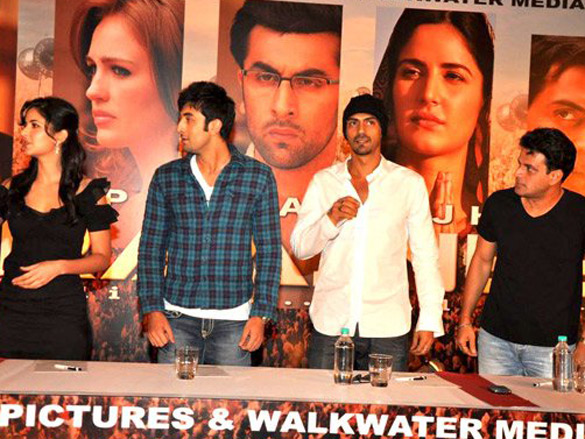 raajneeti cast at press conference 4