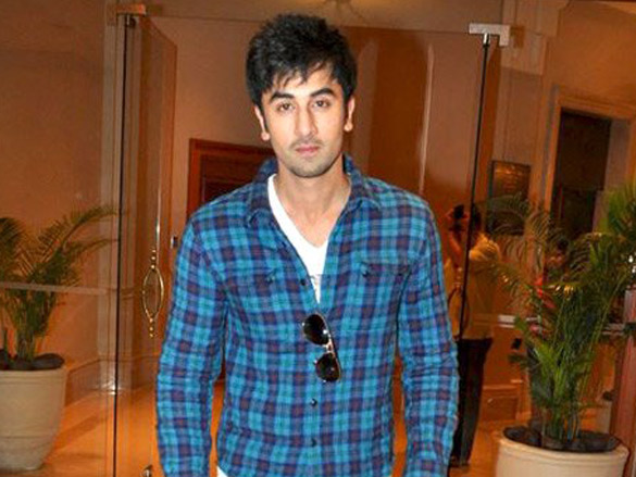 raajneeti cast at press conference 13