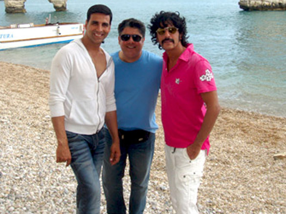 on the sets of housefull 6