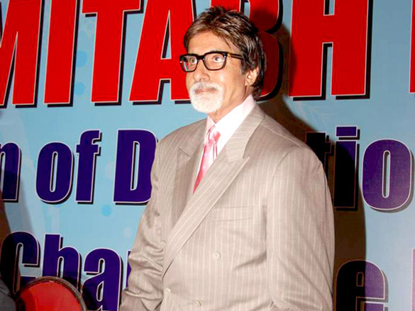 amitabh bachchan hands over ambulance to bethany trust 2