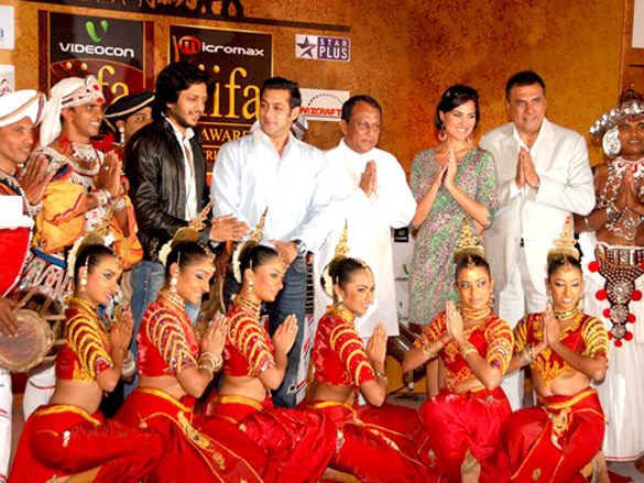 salman lara ritesh and boman grace iifa charity initiative media meet 3
