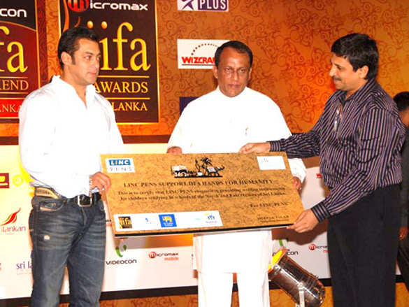 salman lara ritesh and boman grace iifa charity initiative media meet 4