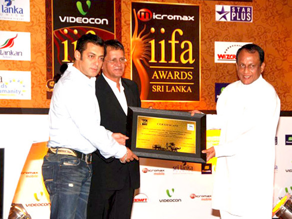salman lara ritesh and boman grace iifa charity initiative media meet 6