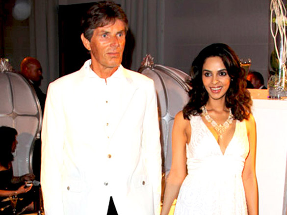 mallika sherawat attends the opening night dinner at 63rd annual international cannes film festival 4