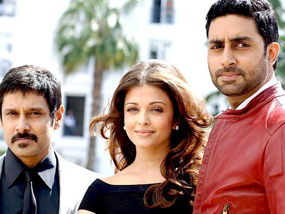 aishwarya rai bachchan abhishek bachchan and chiyaan vikram attends raavan photocall at the salon diane during 63rd annual international cannes film festival 5