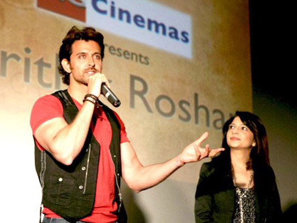 hrithik roshan promotes kites at big cinemas manhattan 6