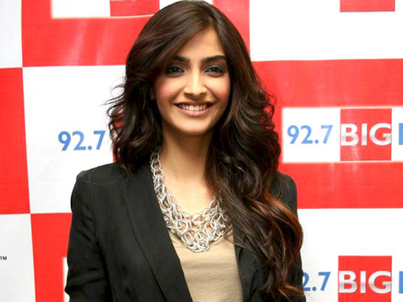 sonam kapoor promotes i hate luv storys at 92 7 big fm 9